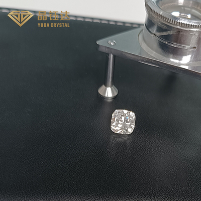 Diamenty wytworzone w laboratorium do robienia szmaragdowych biżuterii